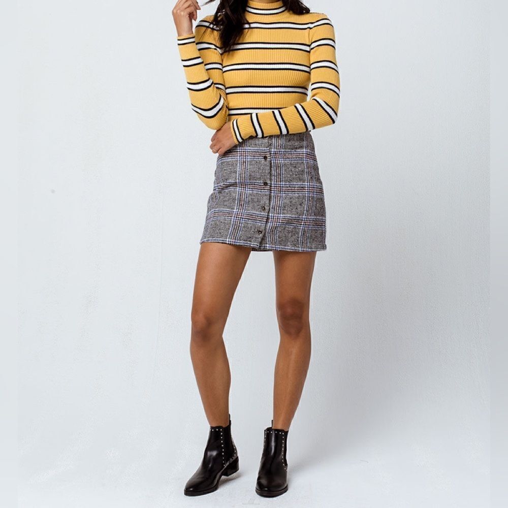 IVY & MAIN Button Up Plaid Mini Skirt size Xs